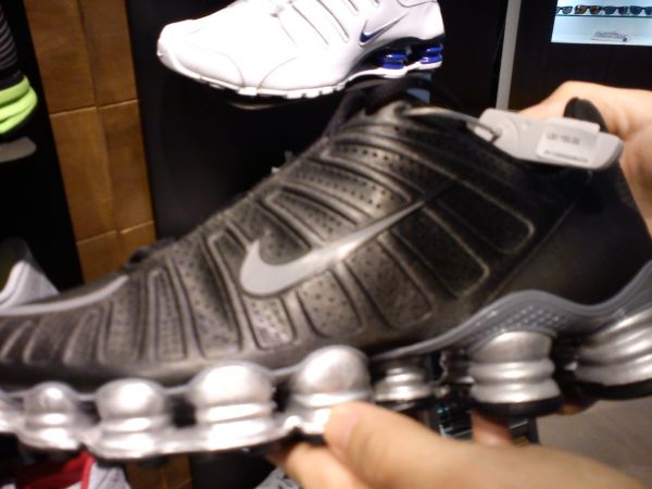 Tênis Nike Shox